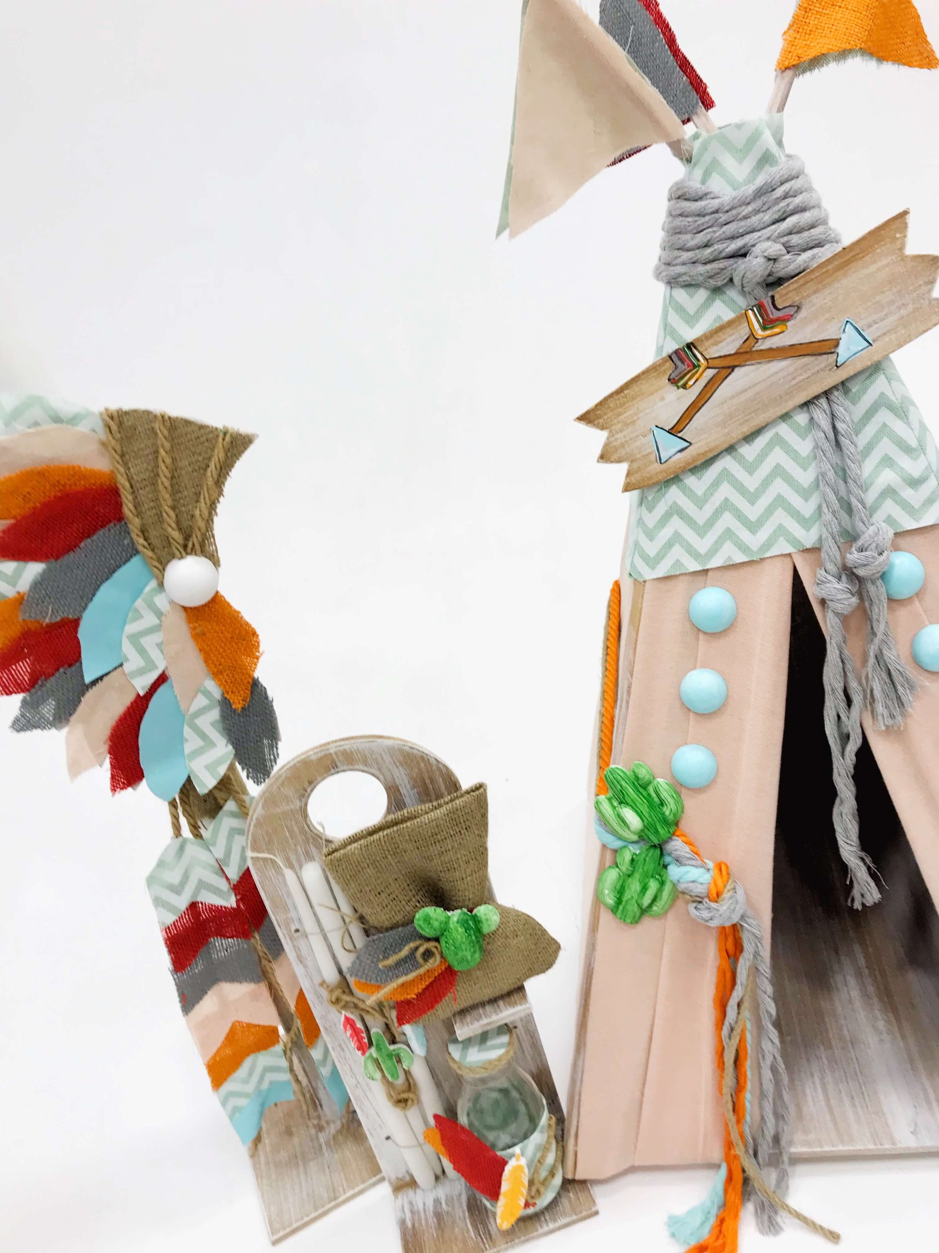 ΈΛΕΝΑ ΜΑΝΆΚΟΥ - Lion Teepee