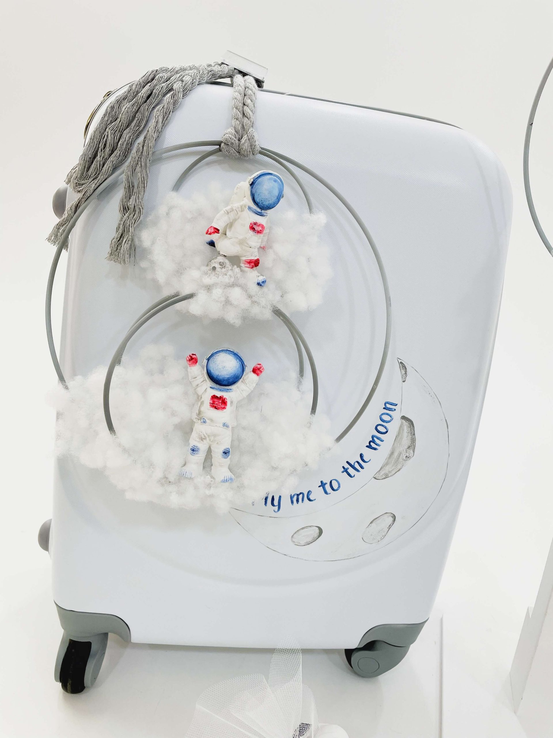 ΈΛΕΝΑ ΜΑΝΆΚΟΥ - Astronaut