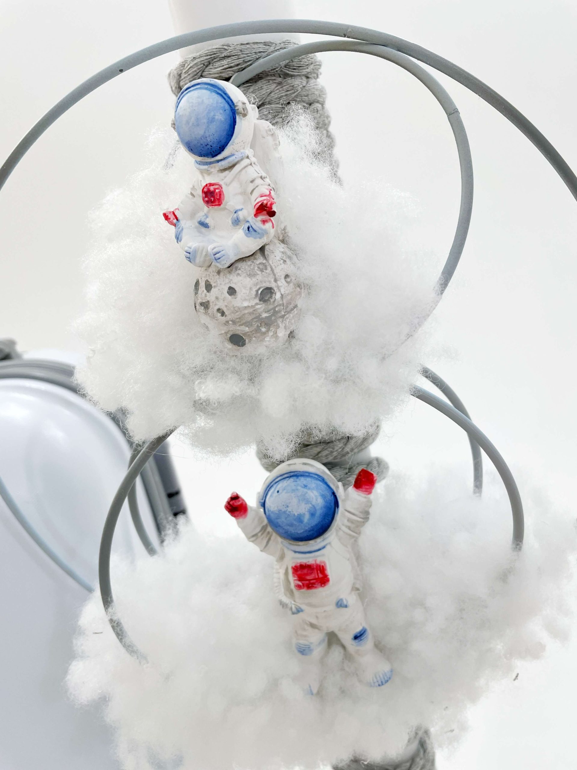 ΈΛΕΝΑ ΜΑΝΆΚΟΥ - Astronaut