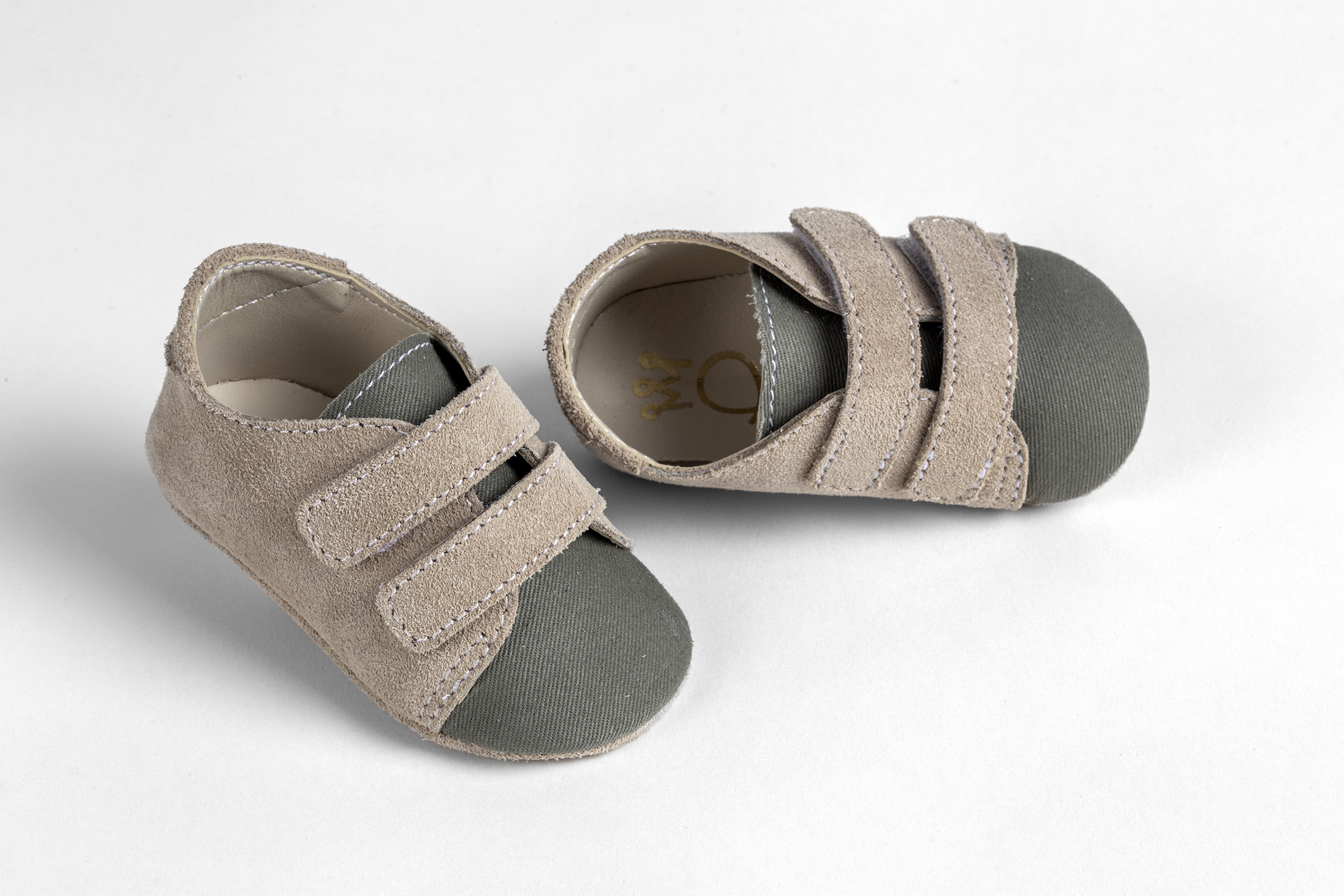 Παπουτσάκι αγκαλιάς