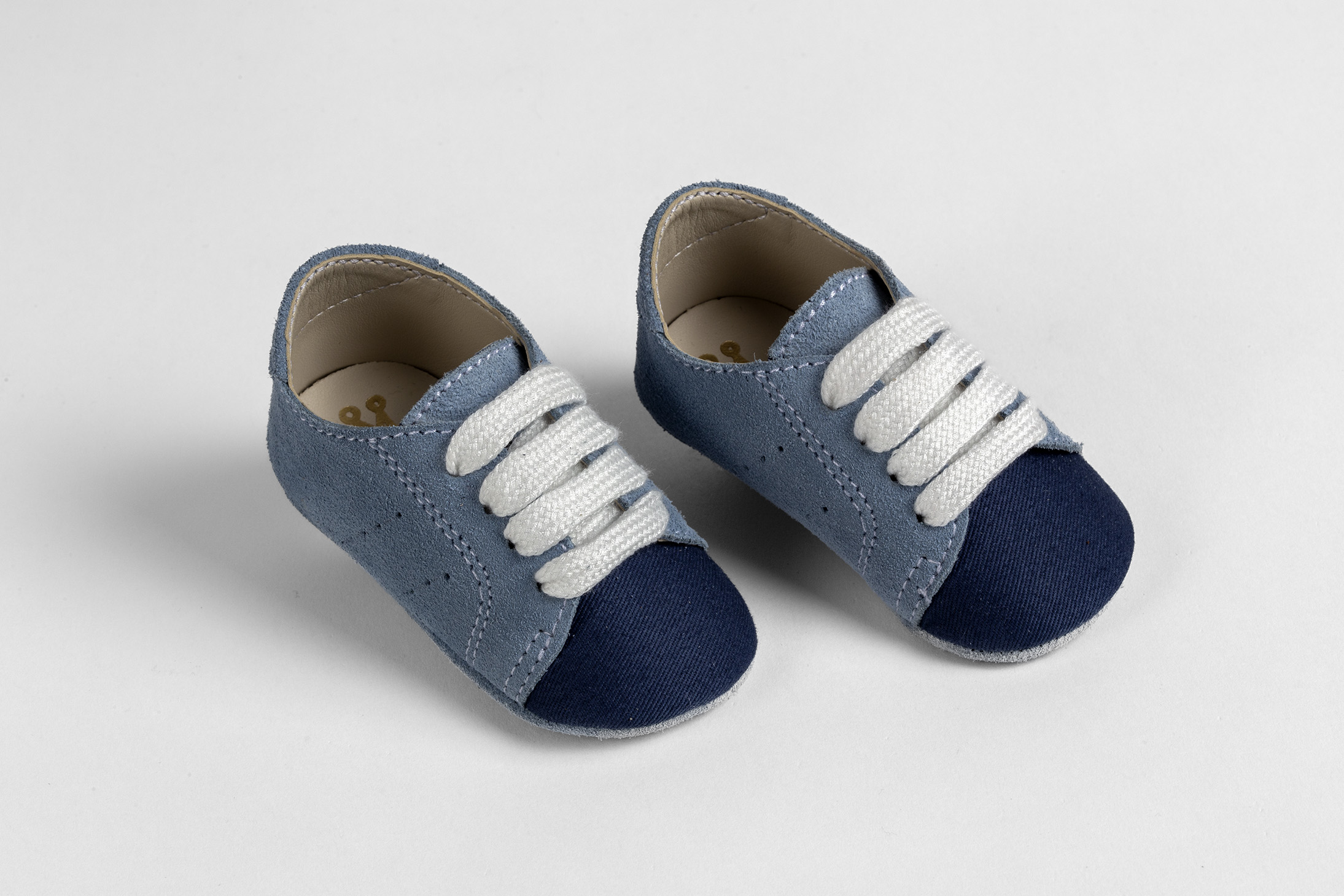 Παπουτσάκι αγκαλιάς