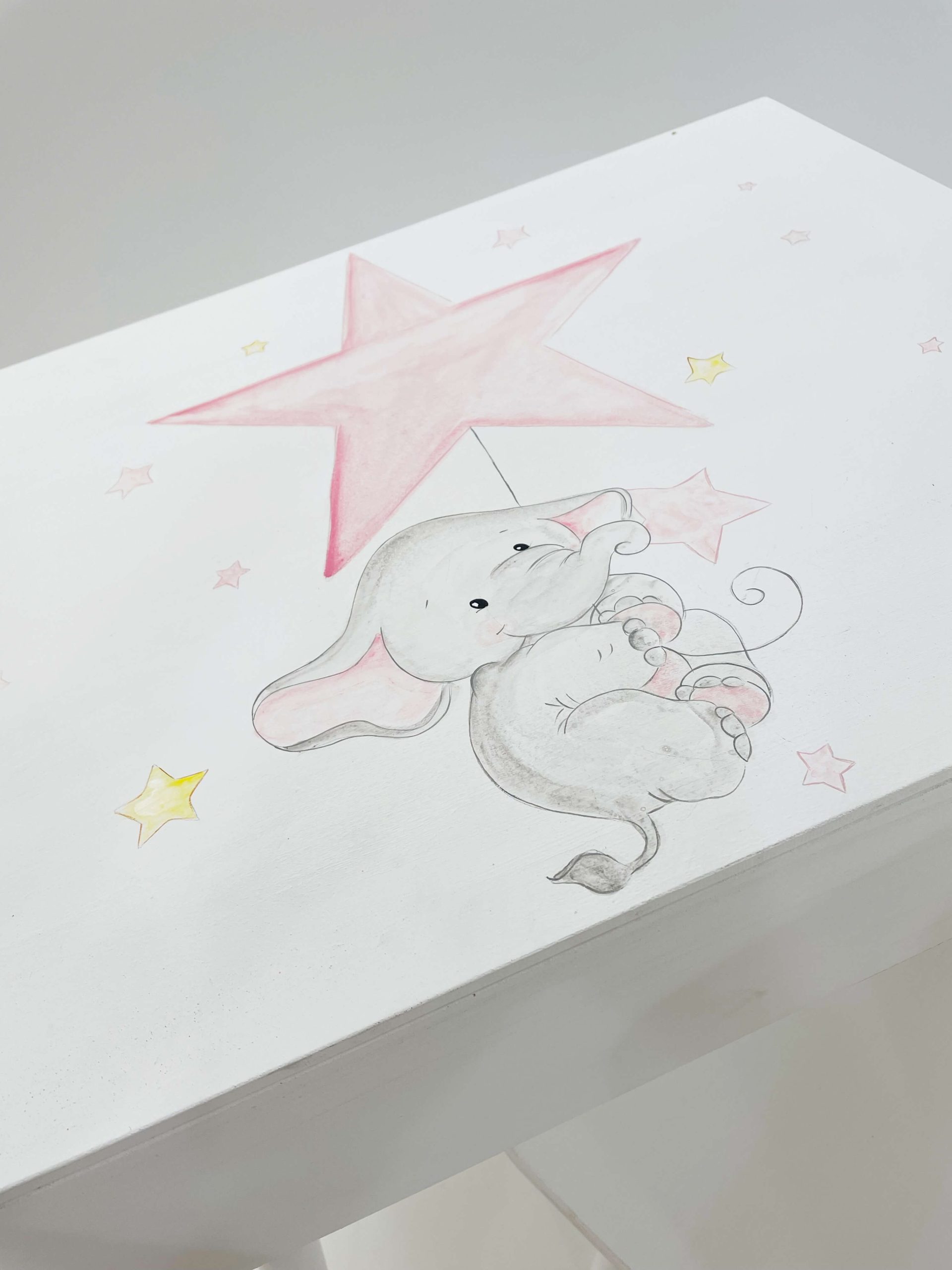 ΈΛΕΝΑ ΜΑΝΆΚΟΥ - Elephant Star