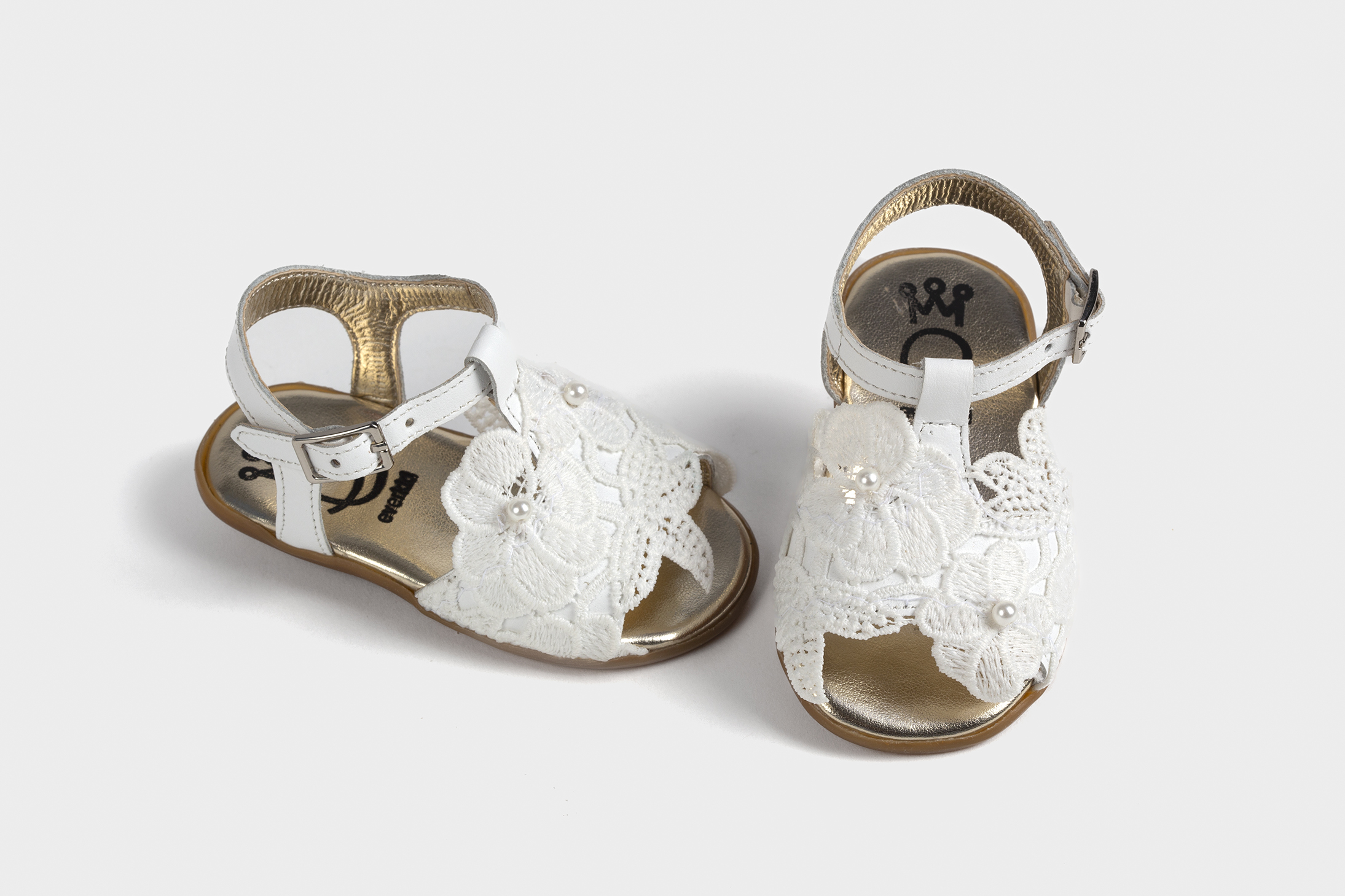 Βαπτιστικά σανδάλια