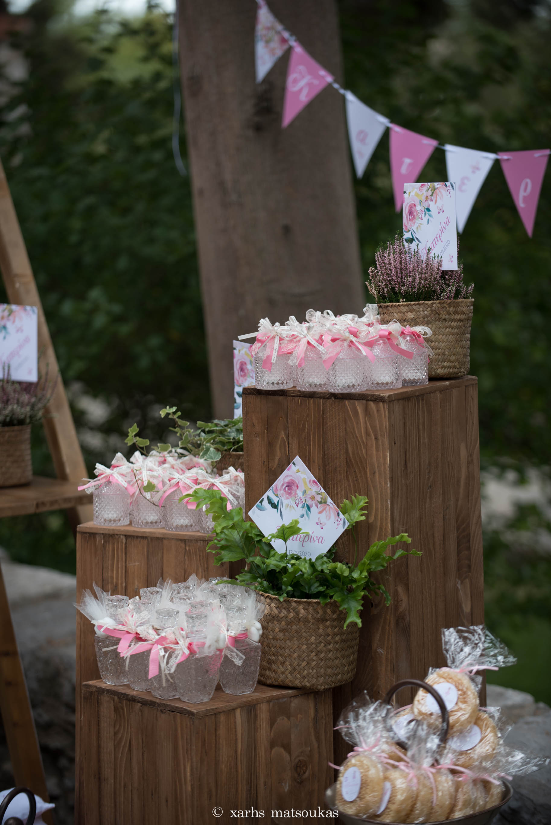 Η βάπτιση της Κατερίνας με Φλωράλ θέμα