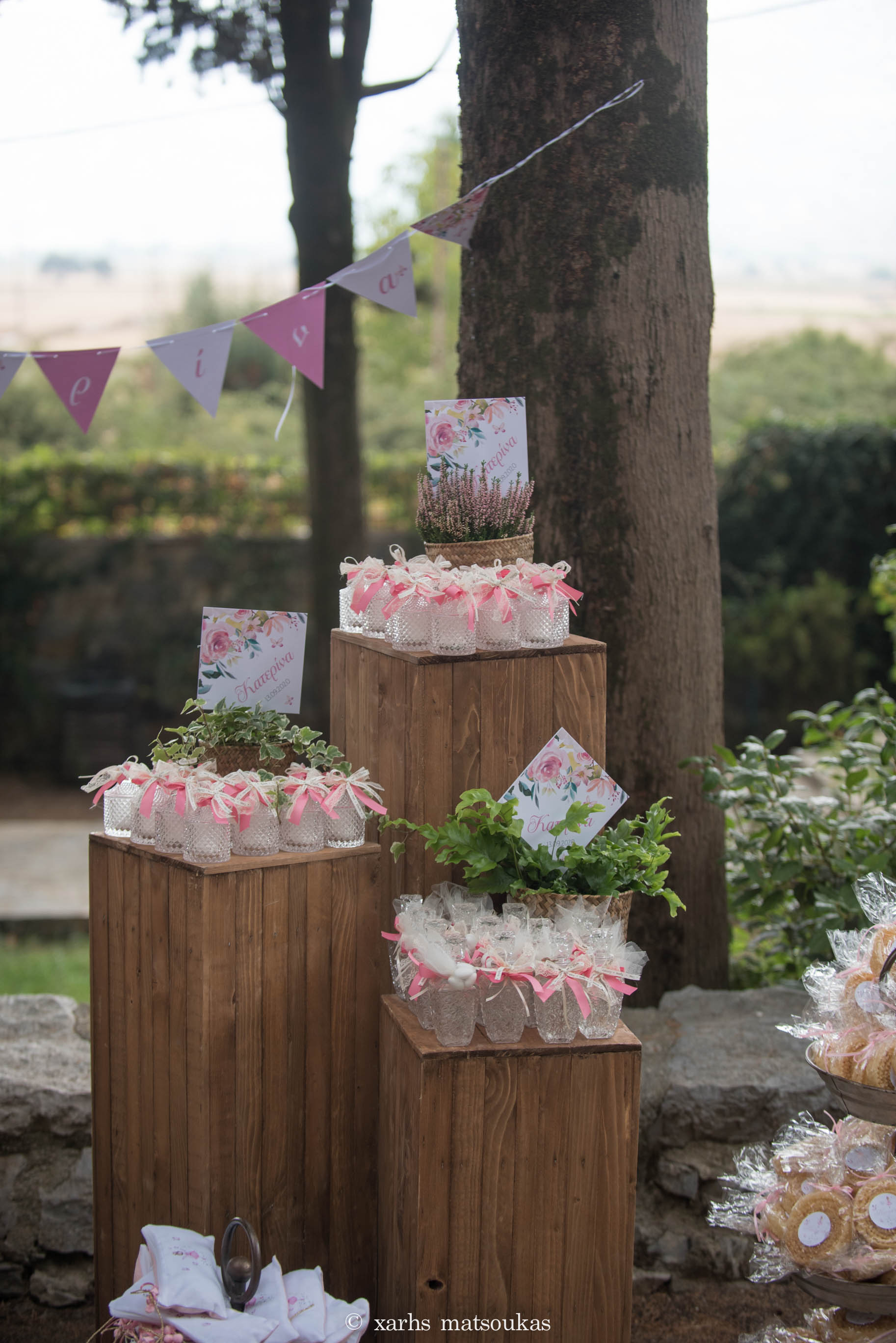 Η βάπτιση της Κατερίνας με Φλωράλ θέμα