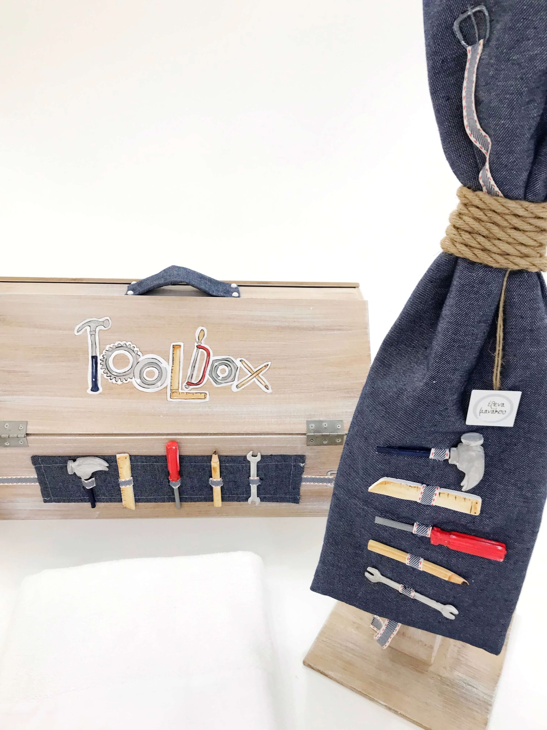 ΈΛΕΝΑ ΜΑΝΆΚΟΥ - Tool Box