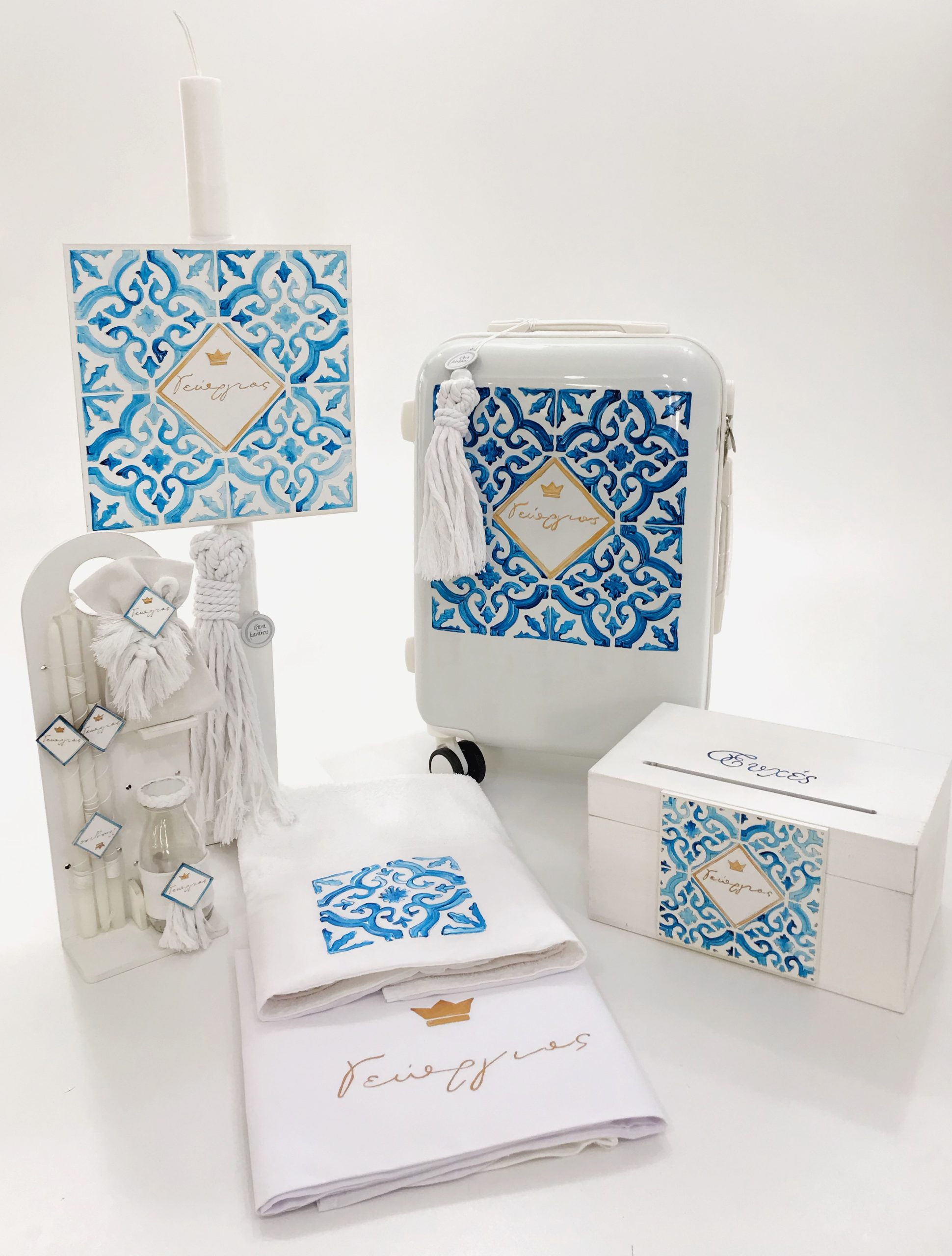 ΈΛΕΝΑ ΜΑΝΆΚΟΥ - Crown Motif