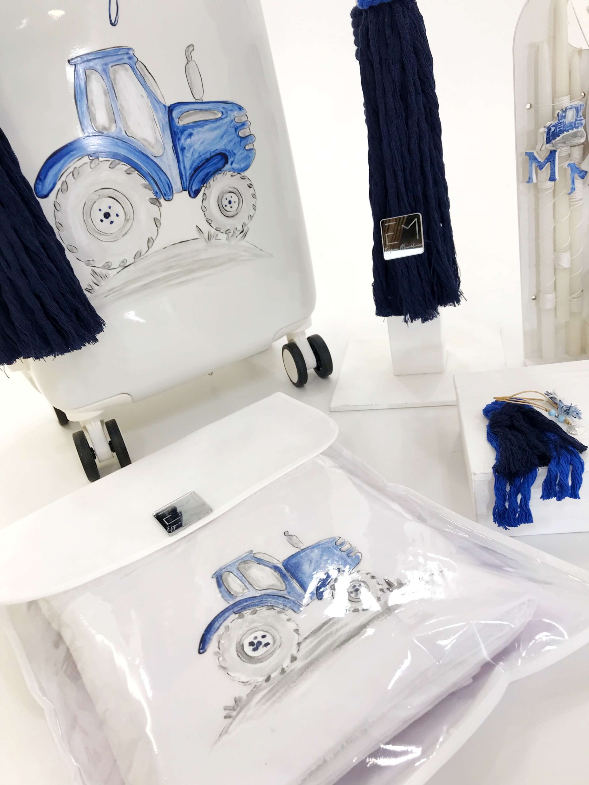 ΈΛΕΝΑ ΜΑΝΆΚΟΥ - Farm Tractor