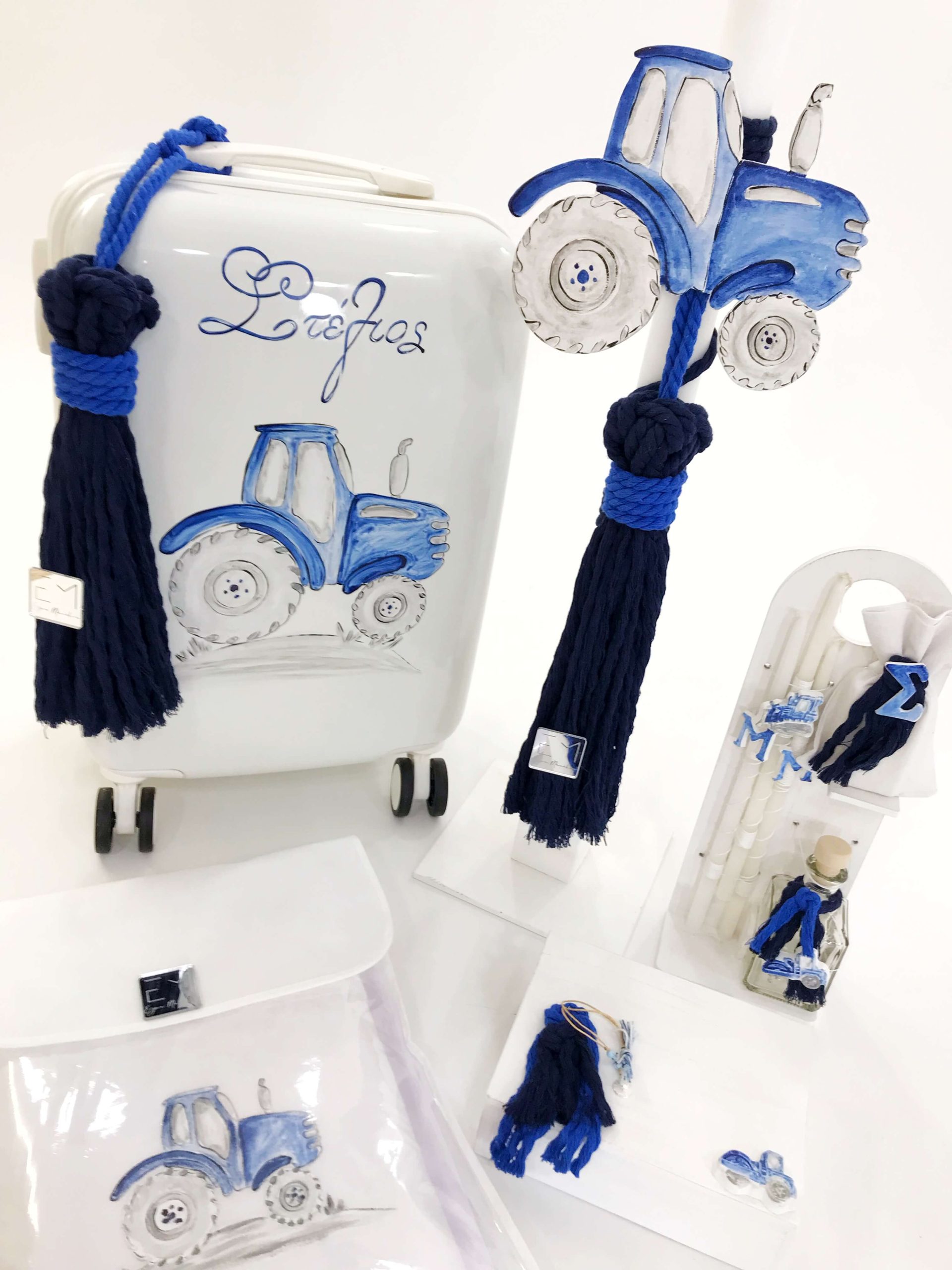 ΈΛΕΝΑ ΜΑΝΆΚΟΥ - Farm Tractor