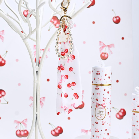 SOAP TALES - Charm με μαντιλάκι και πέρλες cherry