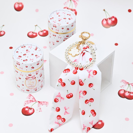 SOAP TALES - Charm με μαντιλάκι και πέρλες cherry
