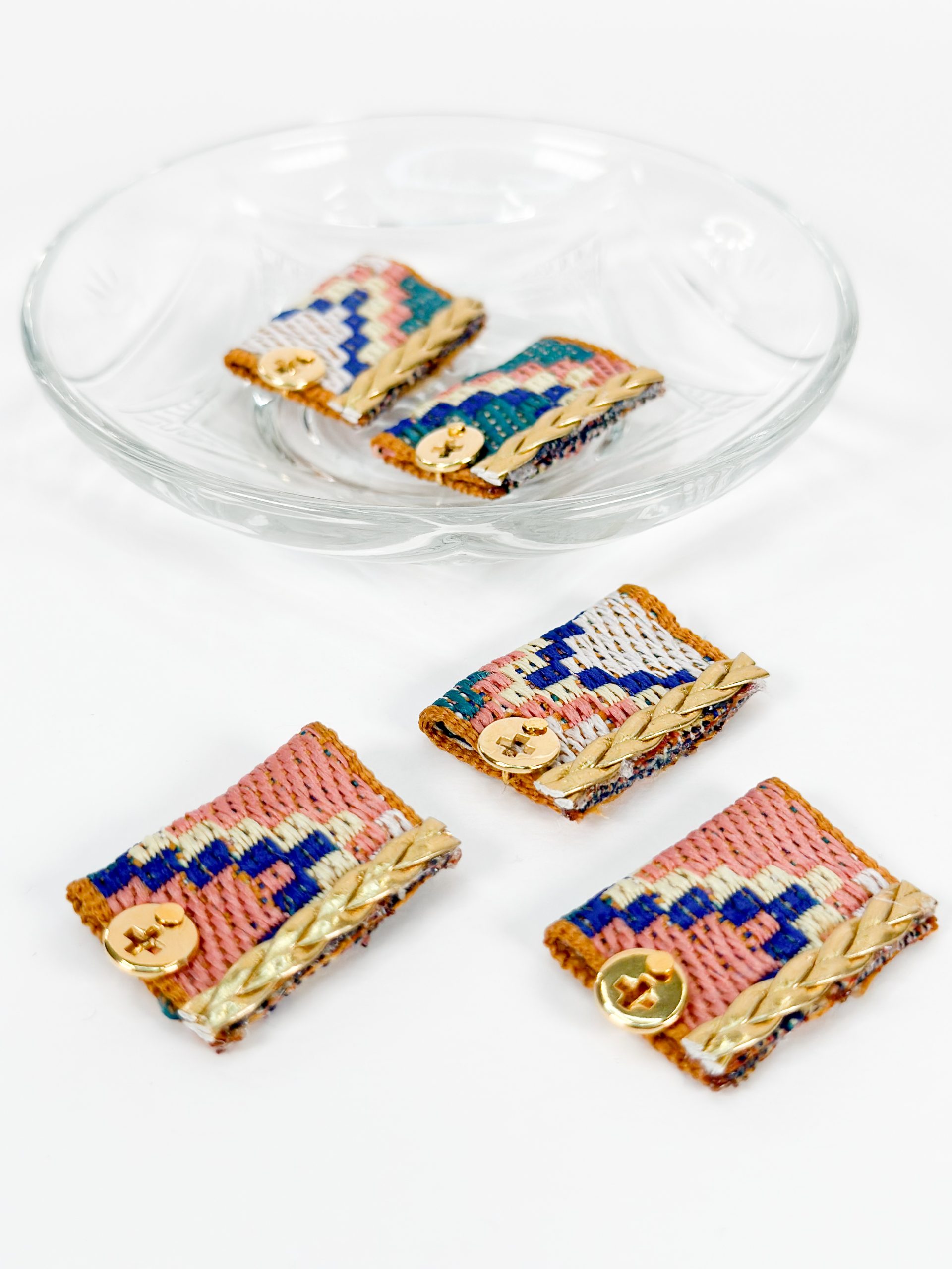 CELFIE CO - Μαρτυρικό πέτο με πολύχρωμη τρέσα.