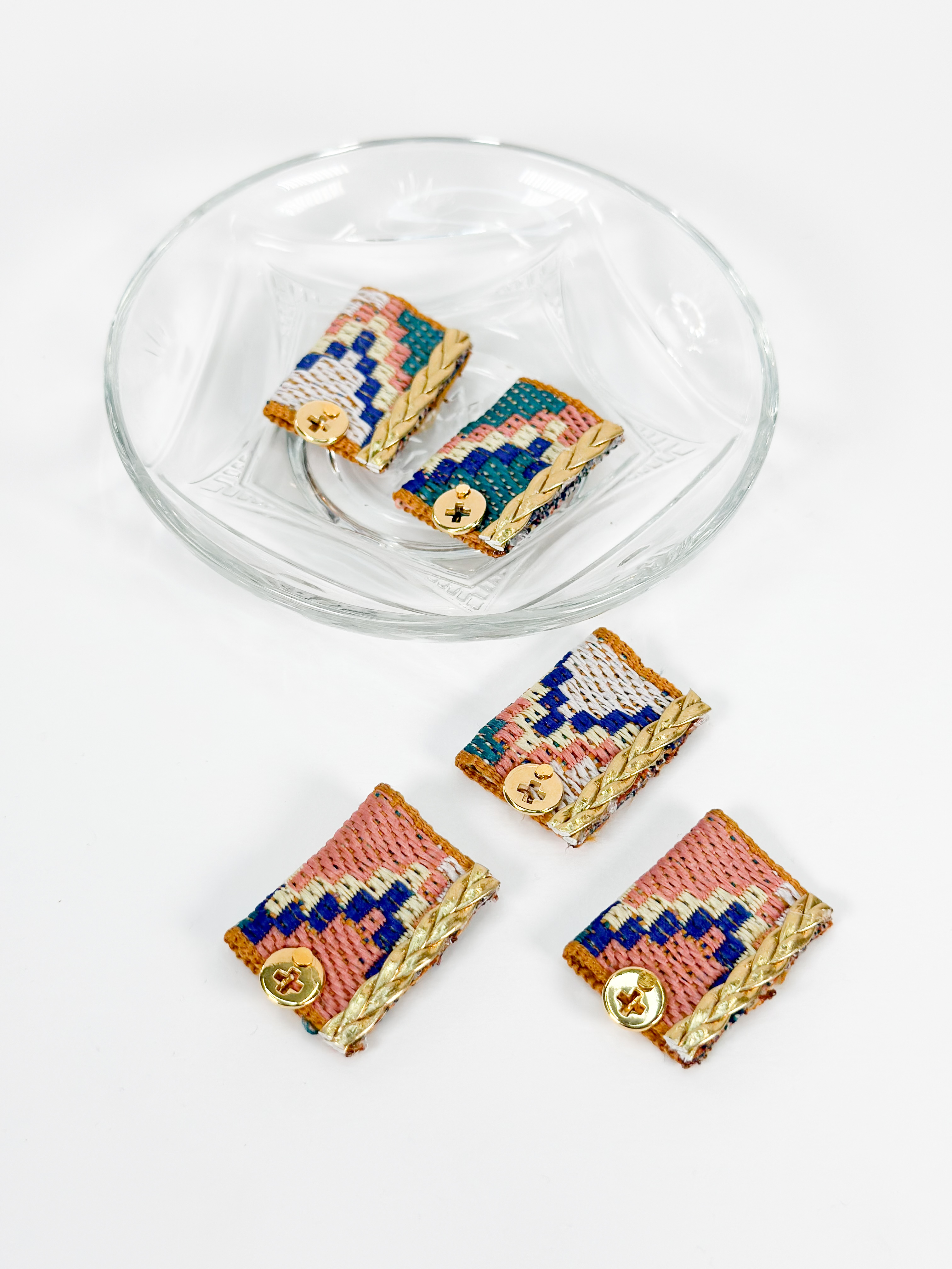 CELFIE CO - Μαρτυρικό πέτο με πολύχρωμη τρέσα.