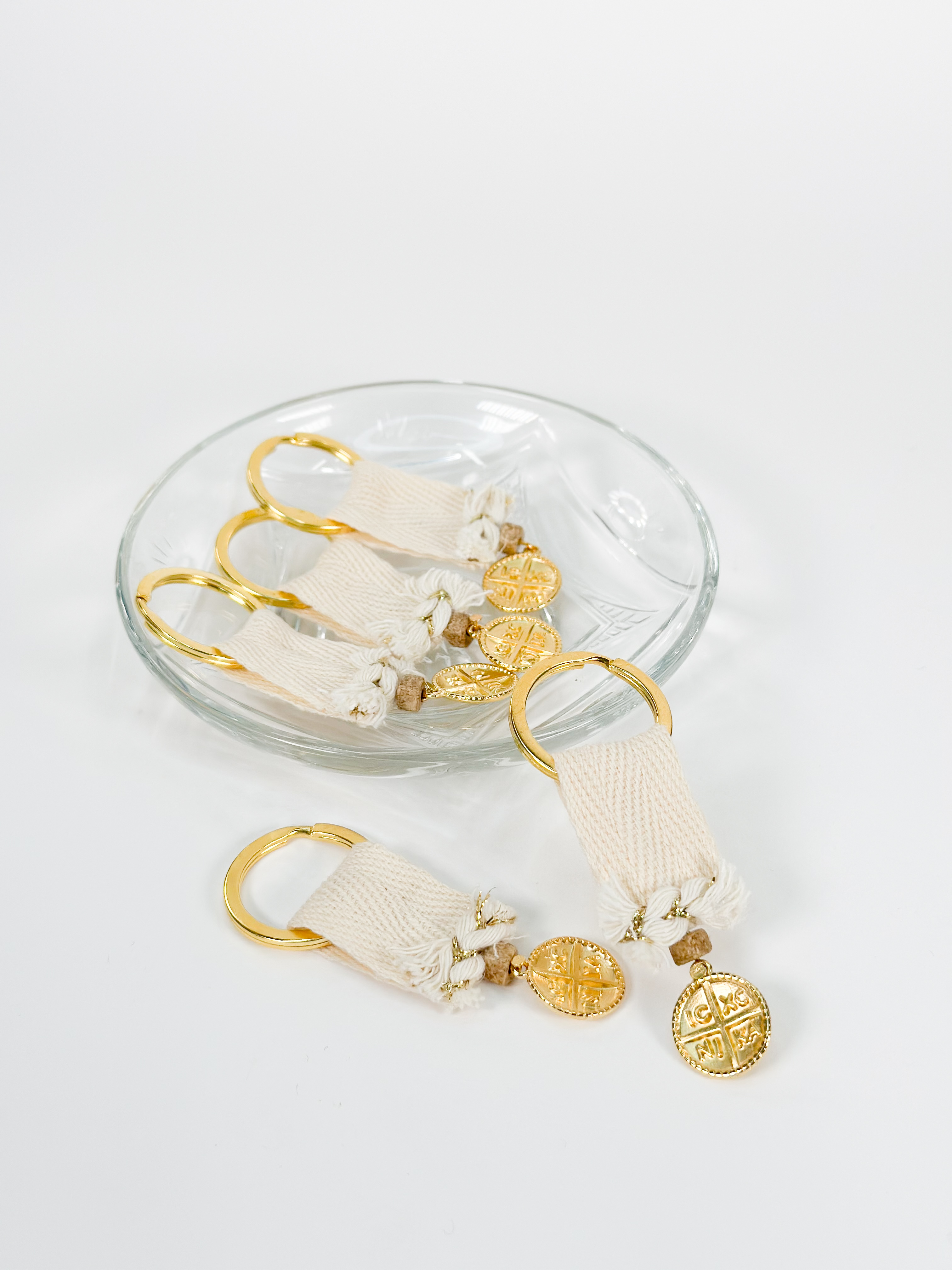 Μαρτυρικό μπρελόκ με εκρού τρέσα