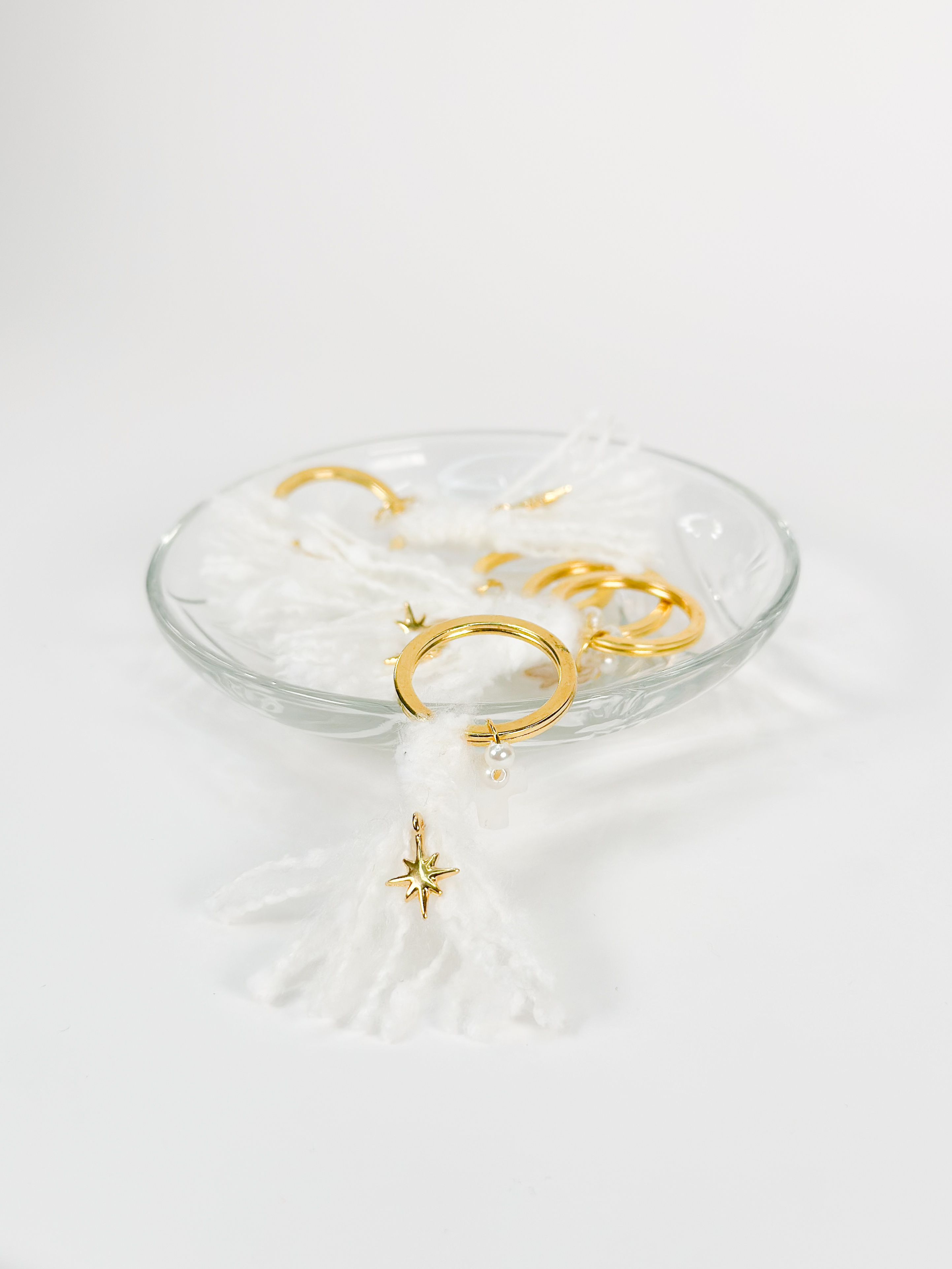 Μαρτυρικό μπρελόκ με λευκή χειροποίητη φούντα