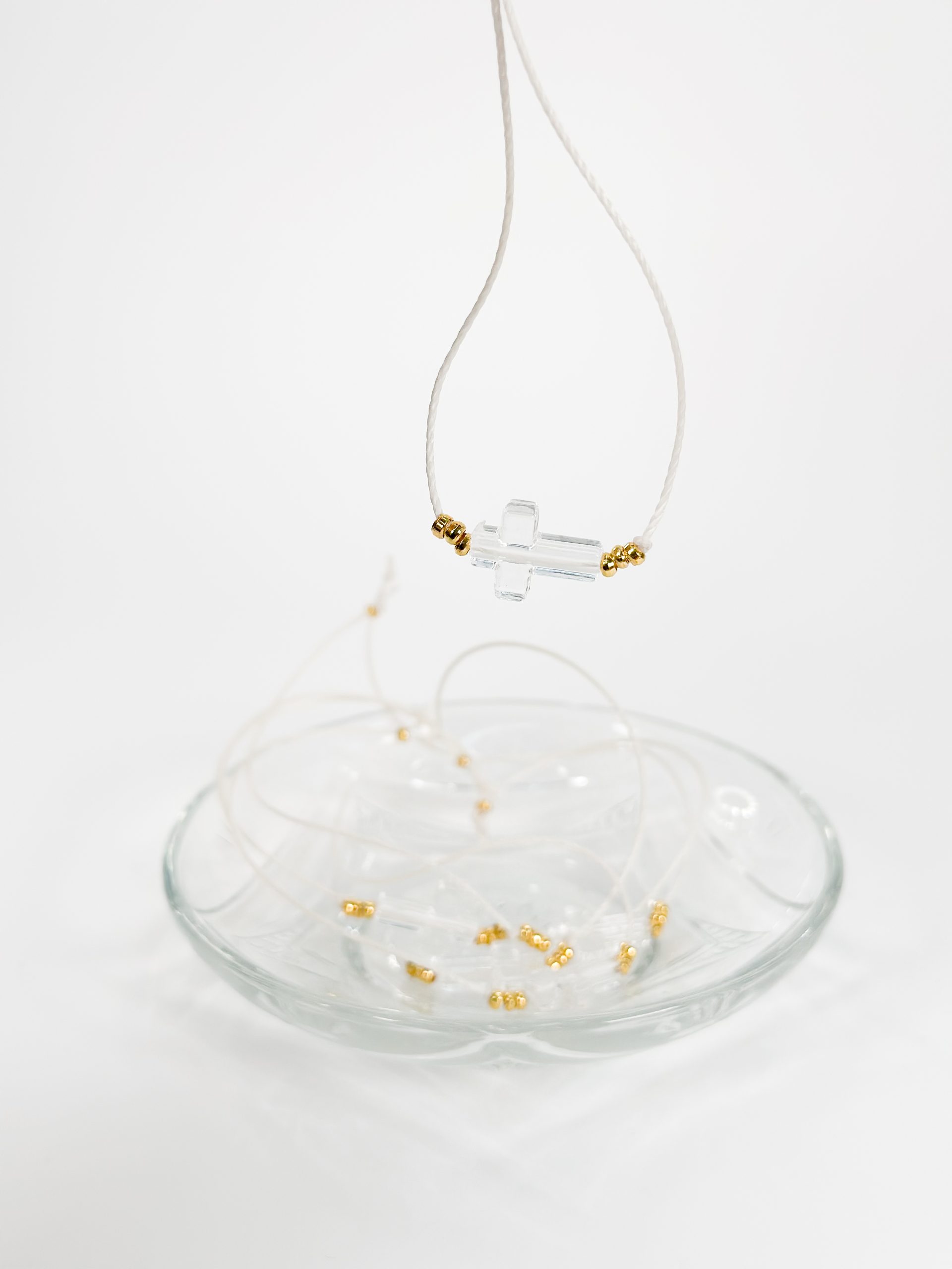 Μαρτυρικό βραχιόλι με λευκό κορδόνι