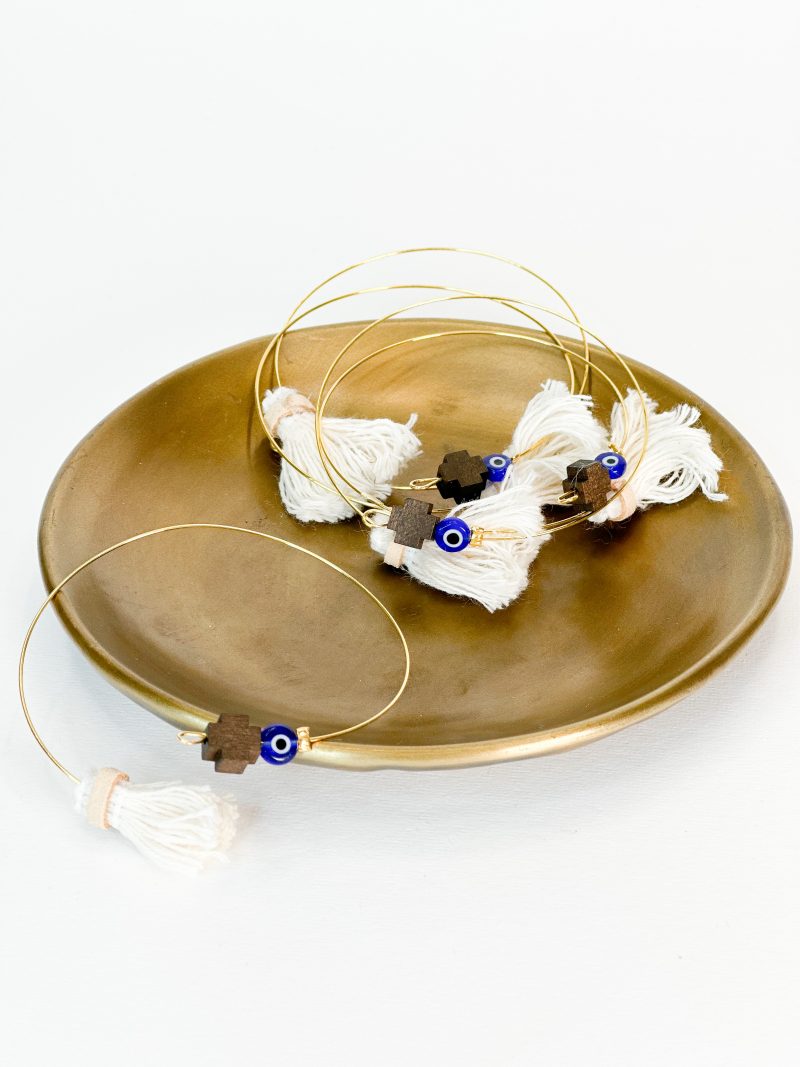 Μαρτυρικό χρυσό βραχιολάκι, με μπλέ ματάκι, εκρού φούντα και καφέ σταυρό