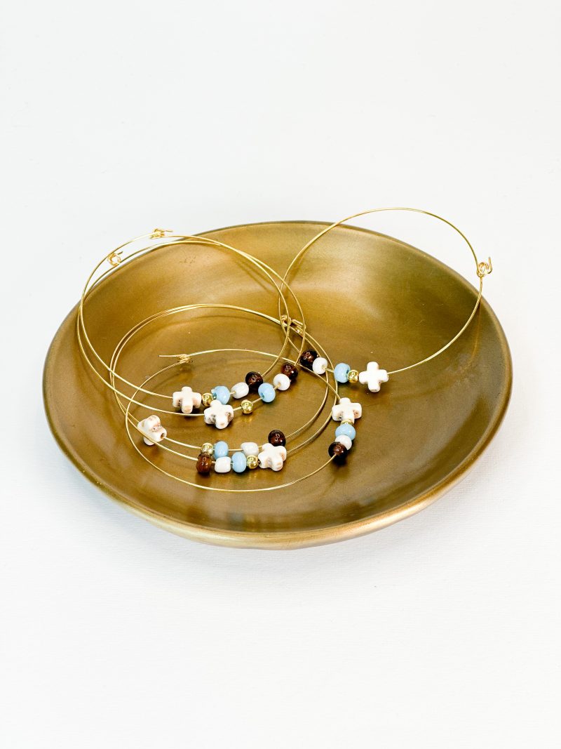 Μαρτυρικό βραχιόλι με χρωματιστές χάντρες και εκρού σταυρό