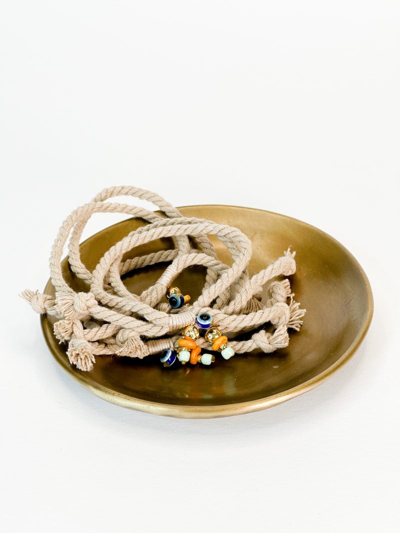 CELFIE CO - Μαρτυρικό βραχιόλι με μπεζ χοντρό κορδόνι, μπλε μάτι, σταυρό, πορτοκαλί ροδέλα και βεραμάν miyuki