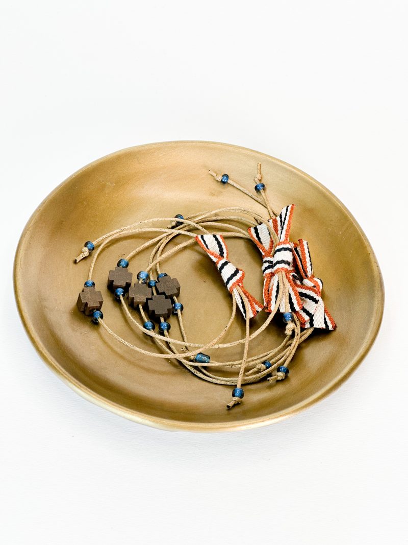 CELFIE CO - Μαρτυρικό βραχιολάκι με καφέ κορδόνι, καφέ σταυρό, μπλέ χάντρες miyuki, φιογκάκι απο τρίχωμη κορδέλα σε αποχρώσεις κεραμιδί, μπλέ, εκρού