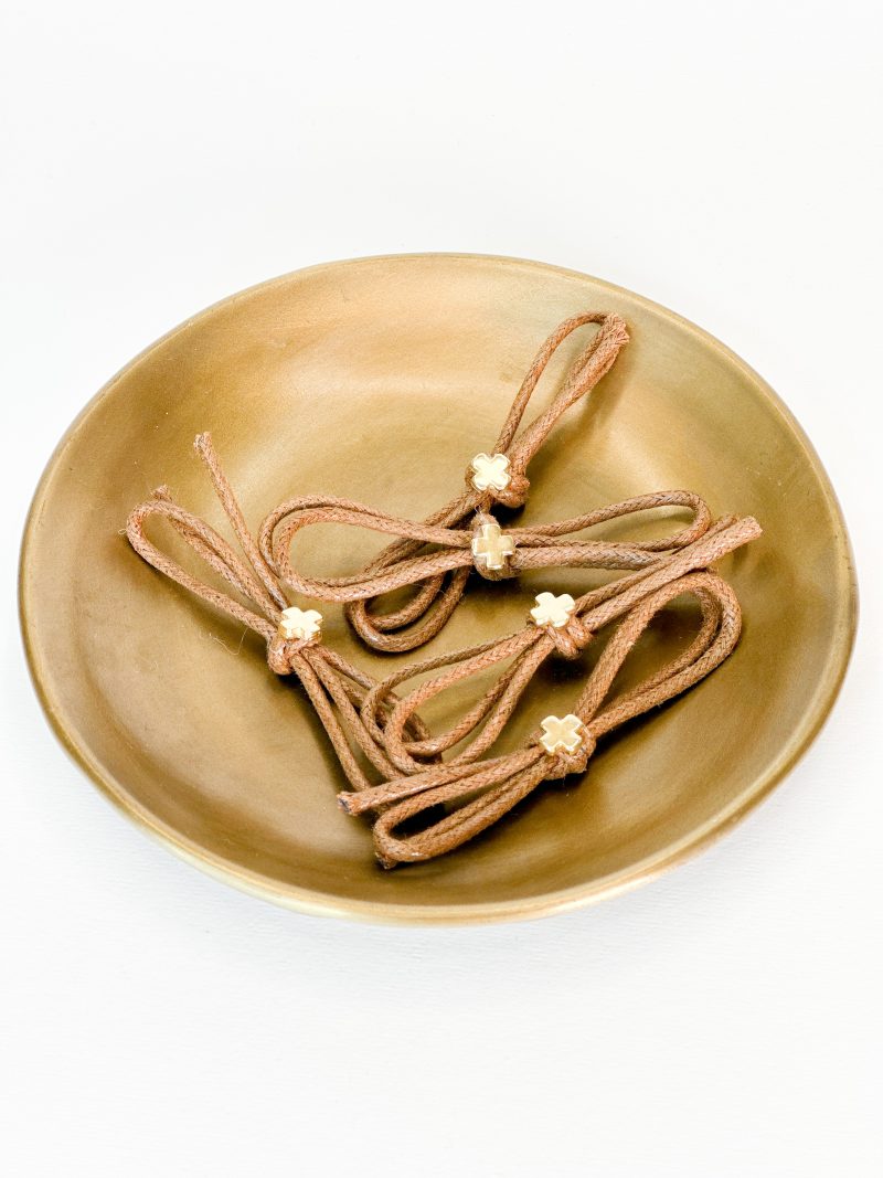 CELFIE CO - Μαρτυρικό πέτο με καφέ κορδόνι και σταυρό