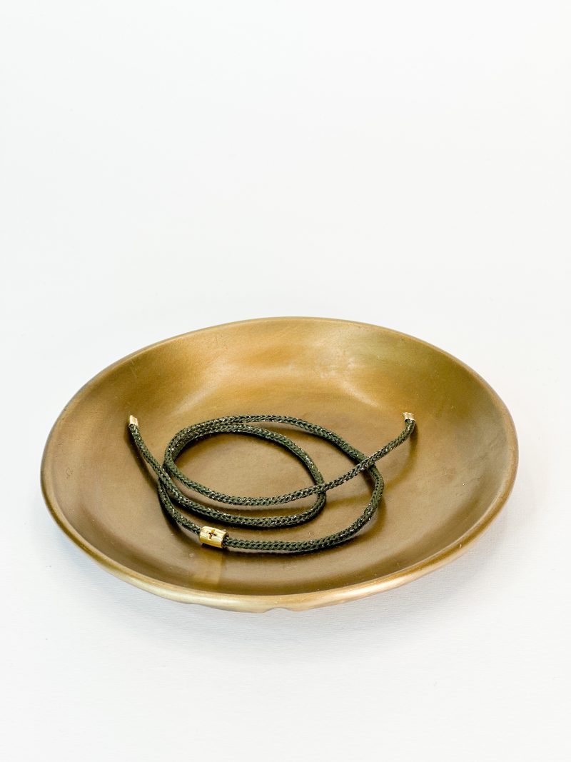 CELFIE CO - Μαρτυρικό βραχιόλι σε λαδί απόχρωση με χρυσές λεπτομέρειες και σταυρό