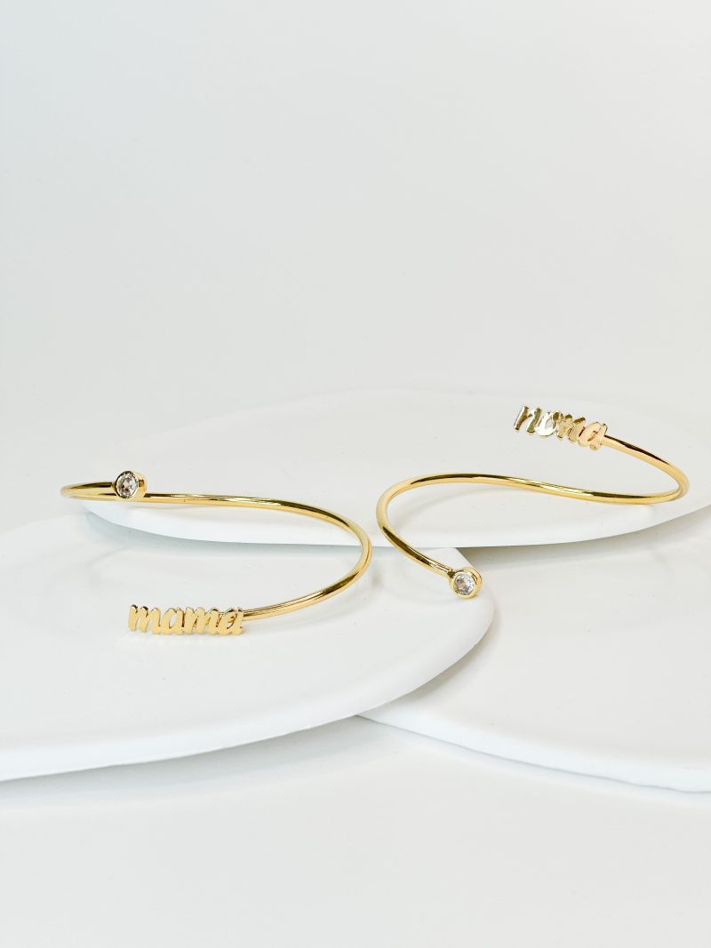 Χειροπέδα για την μαμά και την νονά