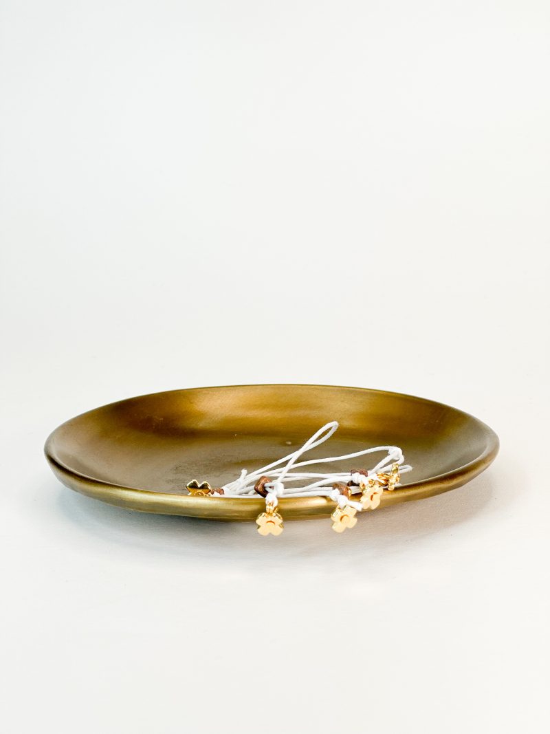 S70 Μαρτυρικό Βραχιόλι Με Εκρού Κορδόνι, Καφέ Χαντρούλα Και Σταυρό