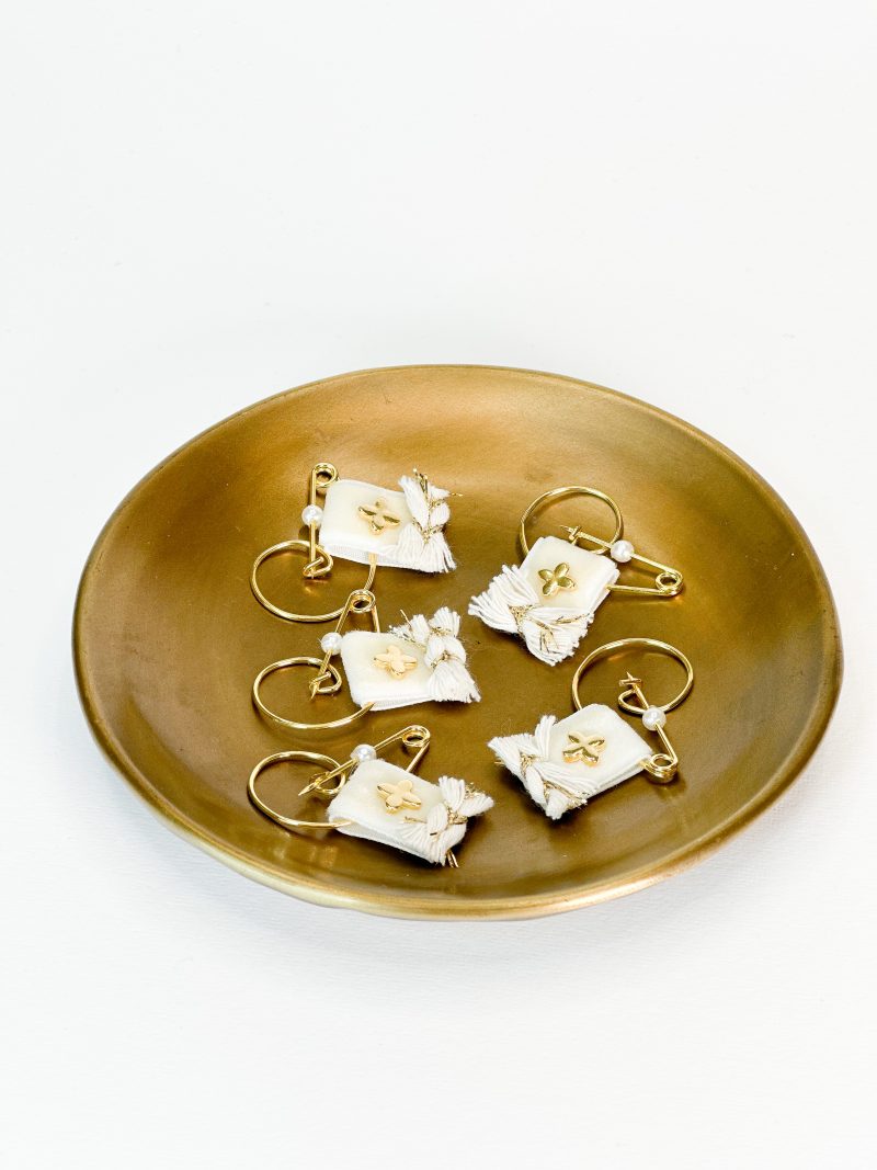 S62 Μαρτυρικό Πέτο Με Σταυρό Εκρού Βελούδινο