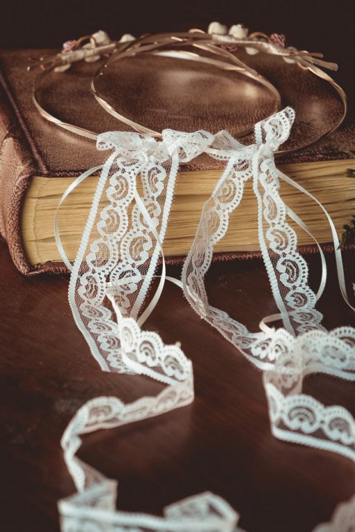 VELISSARIA - Επάργυρα στέφανα ρομαντικά, με διακόσμηση από λουλούδια