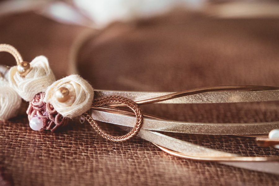 VELISSARIA - Επάργυρα στέφανα ρομαντικά, με διακόσμηση από λουλούδια