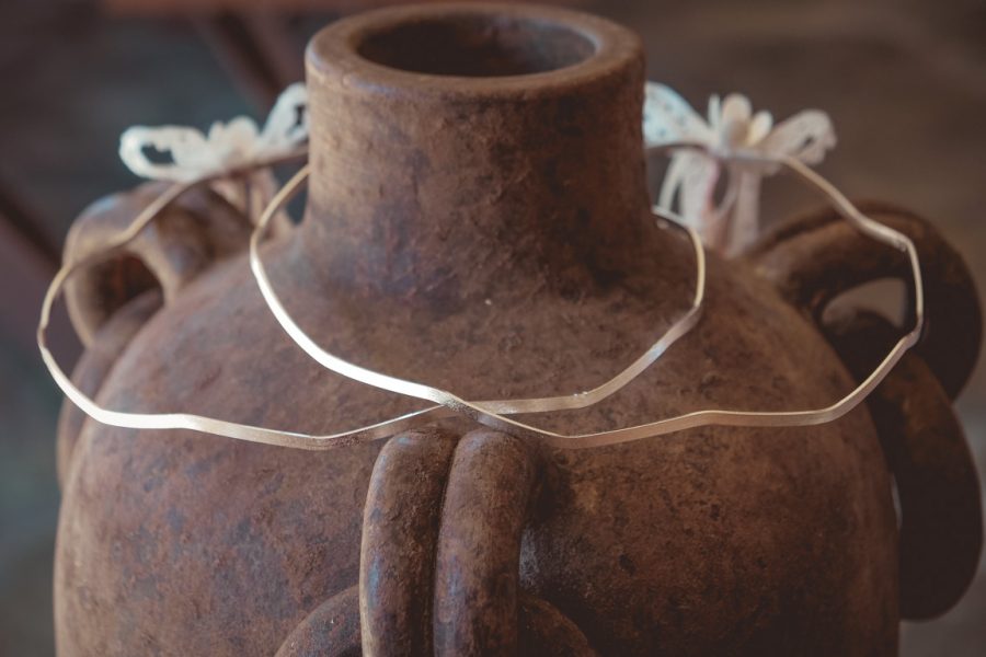 51. Λευκόχρυσα στέφανα