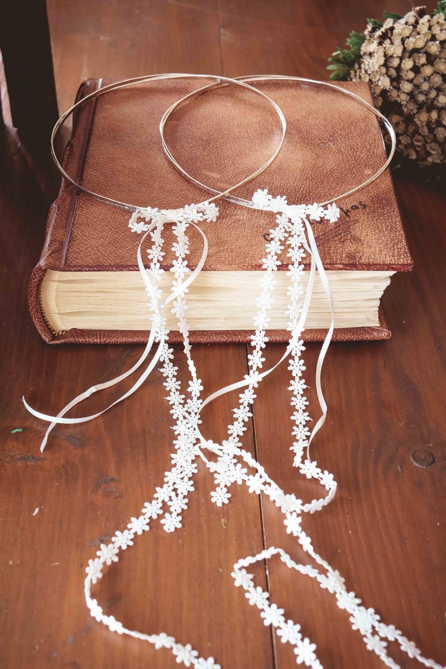 VELISSARIA - Στέφανα γάμου σφυρήλατα