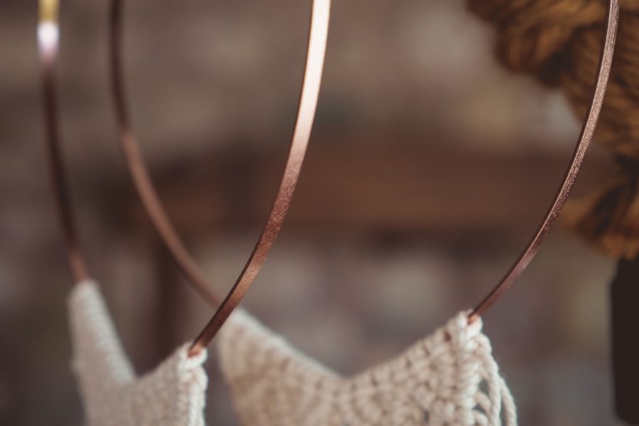 VELISSARIA - Στέφανα γάμου ροζ χρυσό με boho διακόσμηση