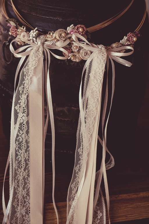 VELISSARIA - Στέφανα επίχρυσα με διακόσμηση στο πίσω μέρος