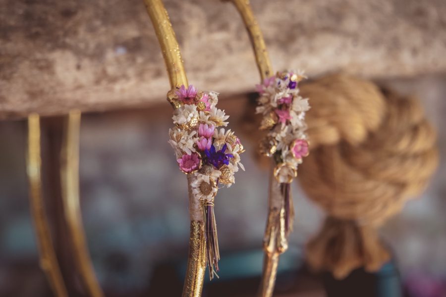 VELISSARIA - Στέφανα γάμου ελιάς επιχρυσωμένα με διακόσμηση στο πλάι