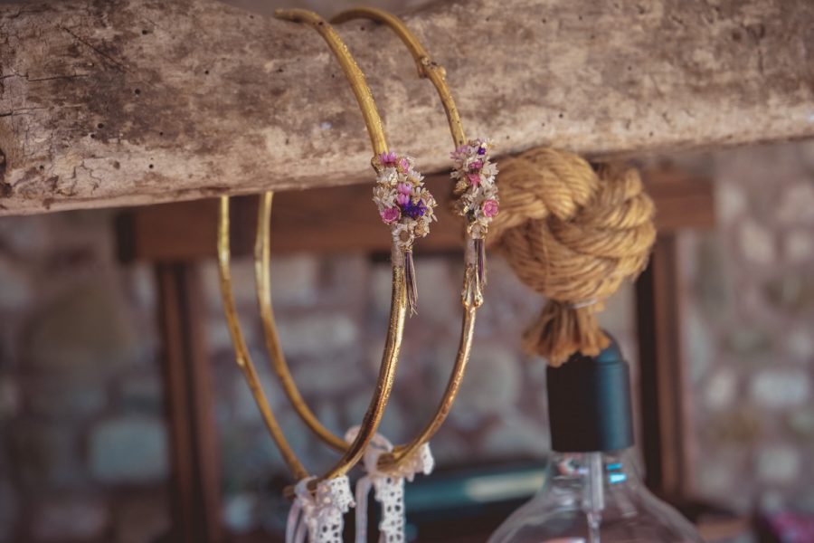 VELISSARIA - Στέφανα γάμου ελιάς επιχρυσωμένα με διακόσμηση στο πλάι