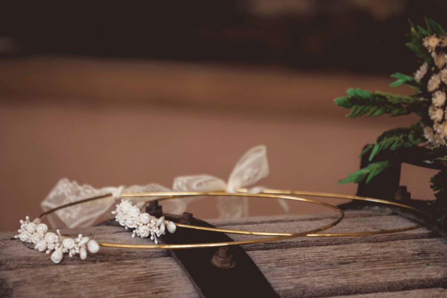 VELISSARIA - 01. Στέφανα γάμου με πορσελάνη σε επίχρυση βέργα