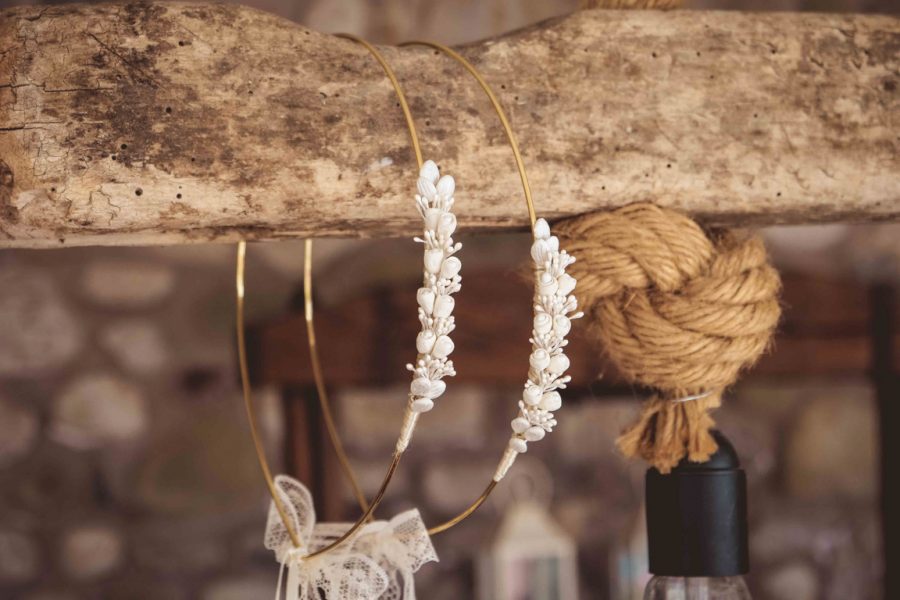 01. Στέφανα γάμου με πορσελάνη σε επίχρυση βέργα