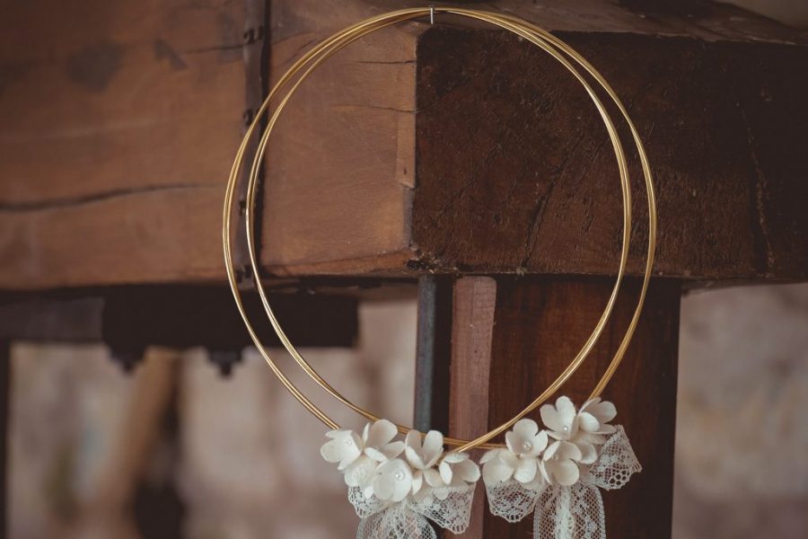 VELISSARIA - Στέφανα γάμου με επίχρυση βέργα και μεταξωτά λουλούδια