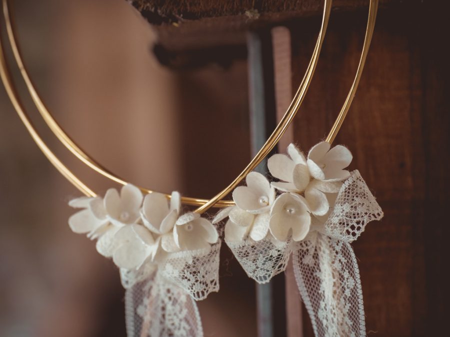 VELISSARIA - Στέφανα γάμου με επίχρυση βέργα και μεταξωτά λουλούδια