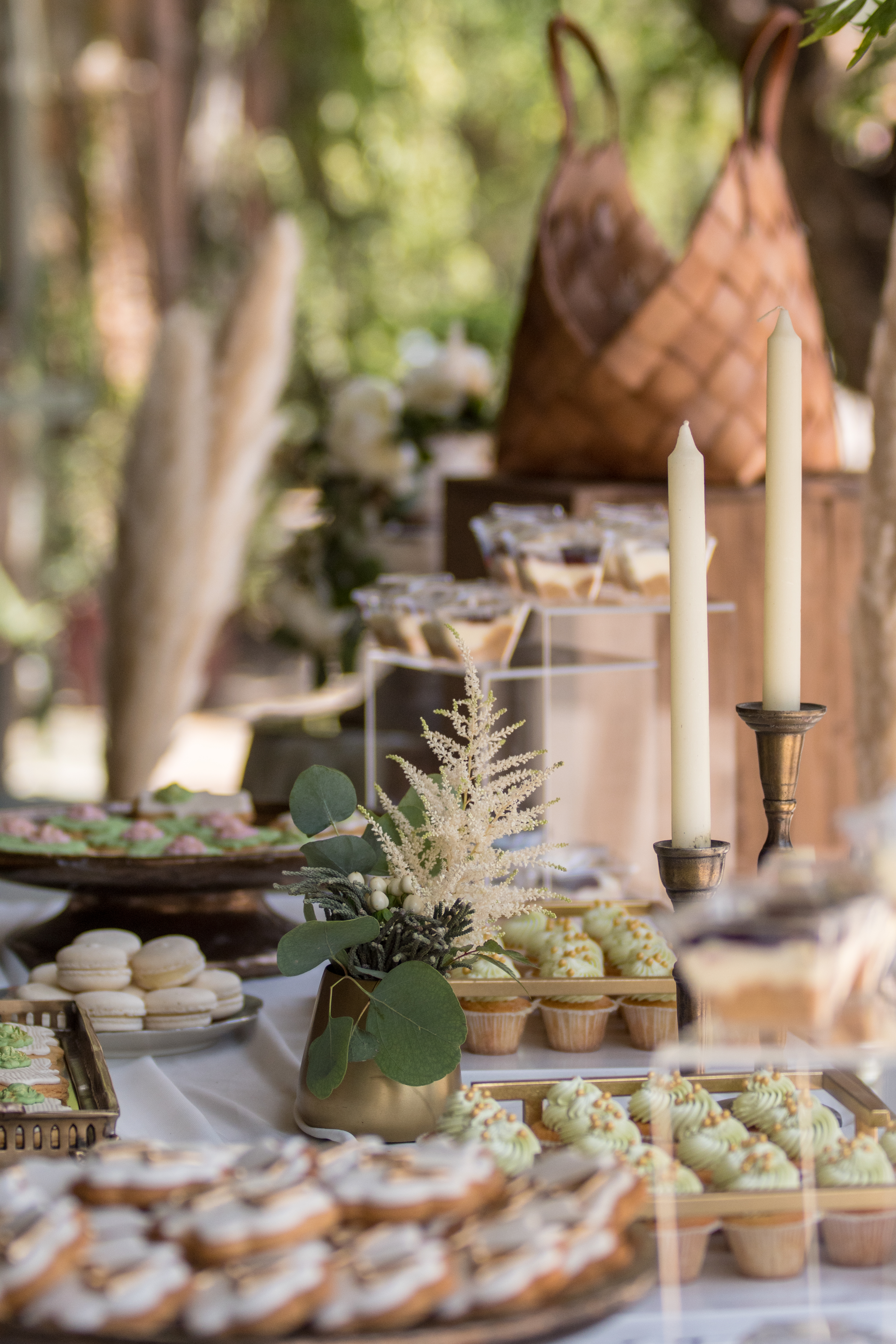 ATHENA CREATIONS - Vintage Cupcakes