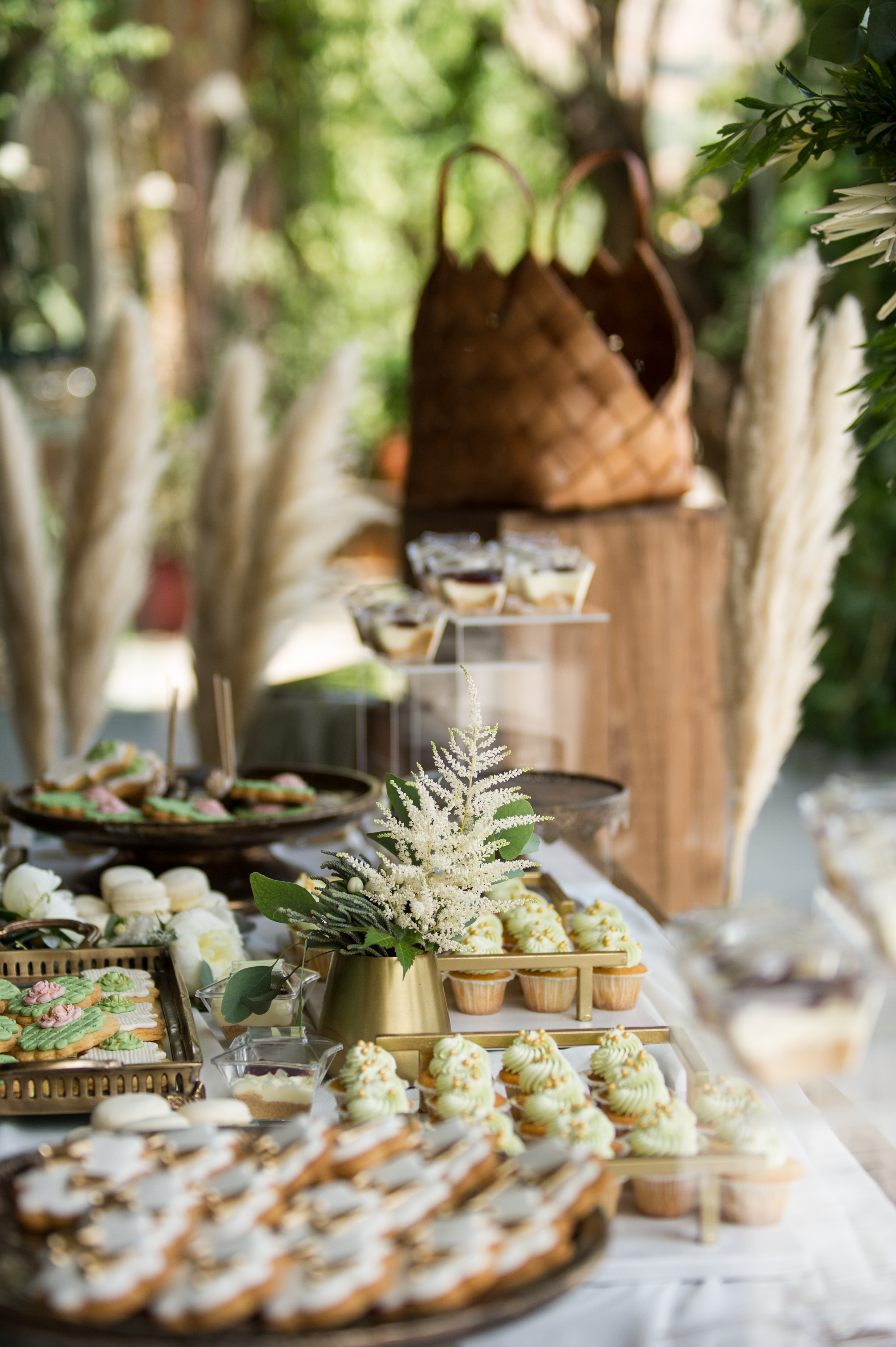 ATHENA CREATIONS - Vintage Cupcakes