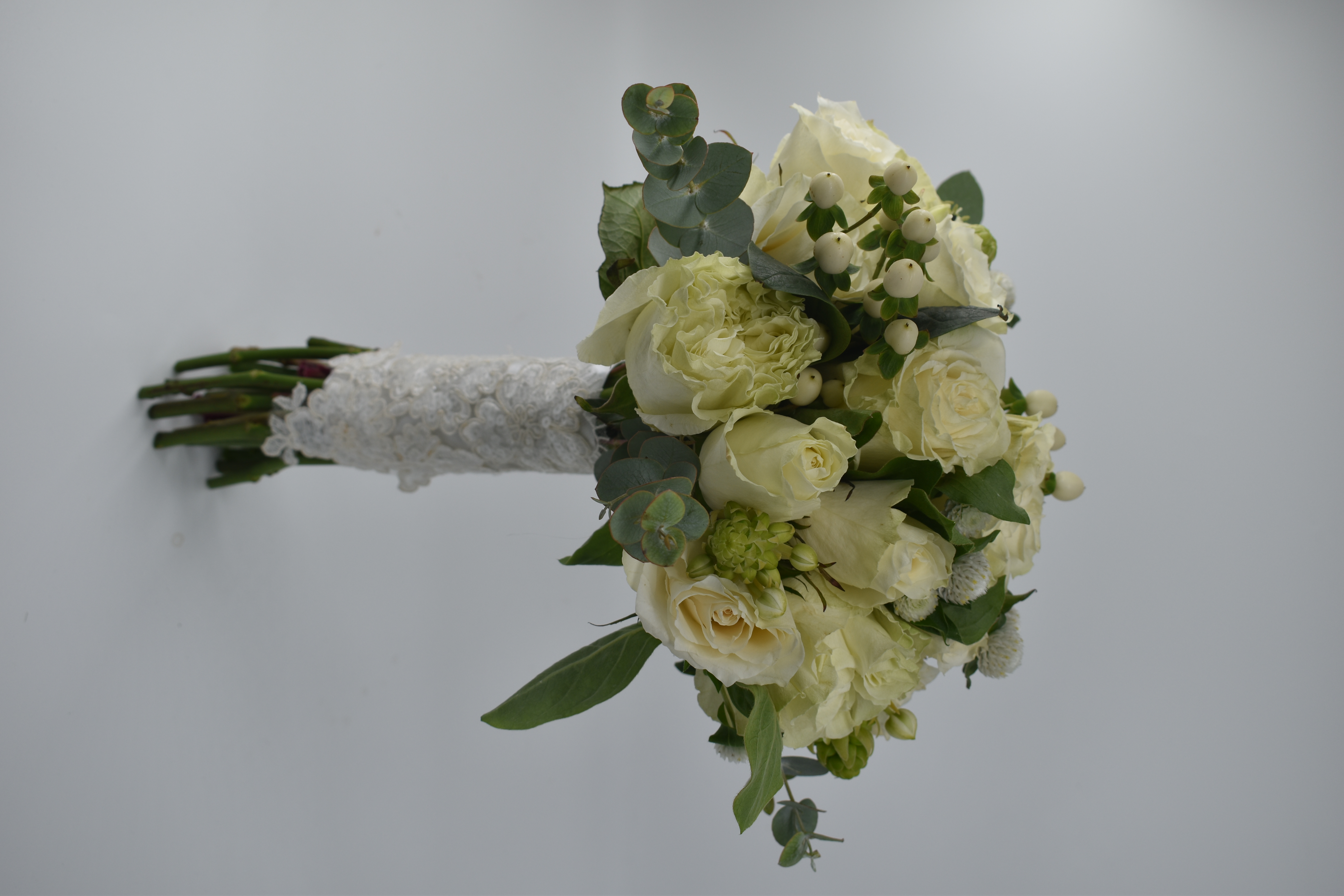 White Bouquet Νυφικό Μπουκέτο.