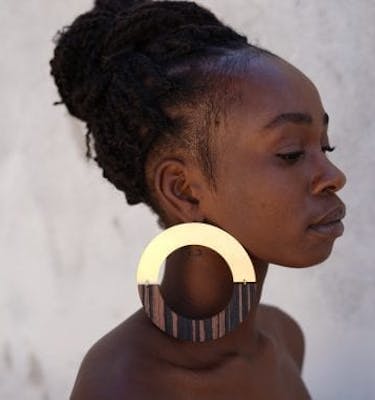 Σκουλαρίκια “Ebony Hoop”