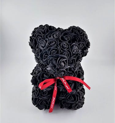 Αρκουδάκι από Μαύρα Τριαντάφυλλα