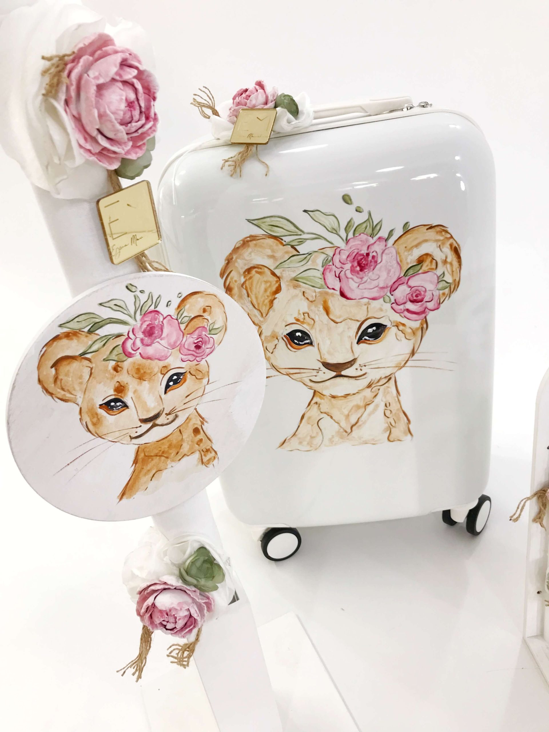 ΈΛΕΝΑ ΜΑΝΆΚΟΥ - Baby Lioness