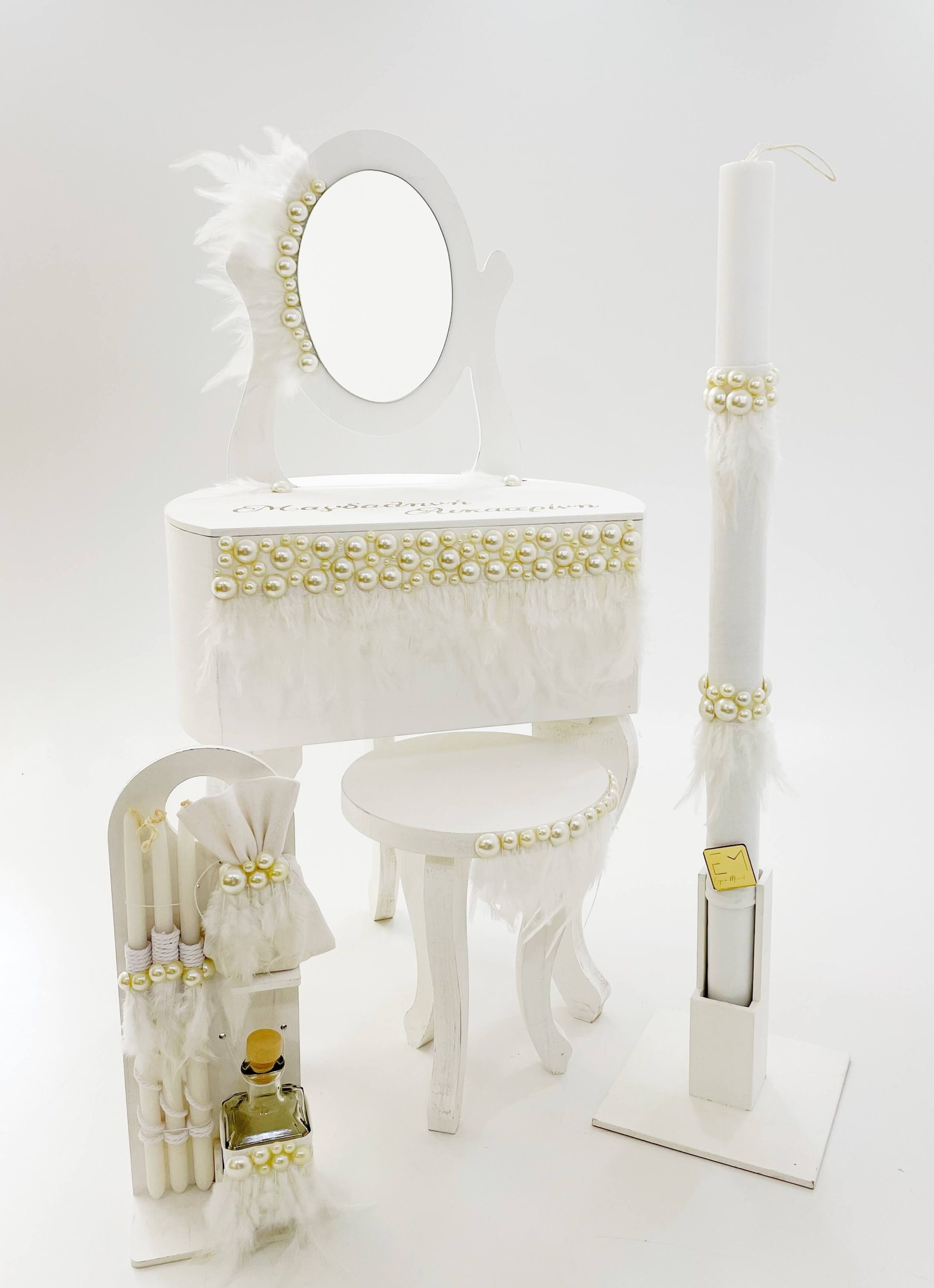 ΈΛΕΝΑ ΜΑΝΆΚΟΥ - Feathers &amp; Pearls