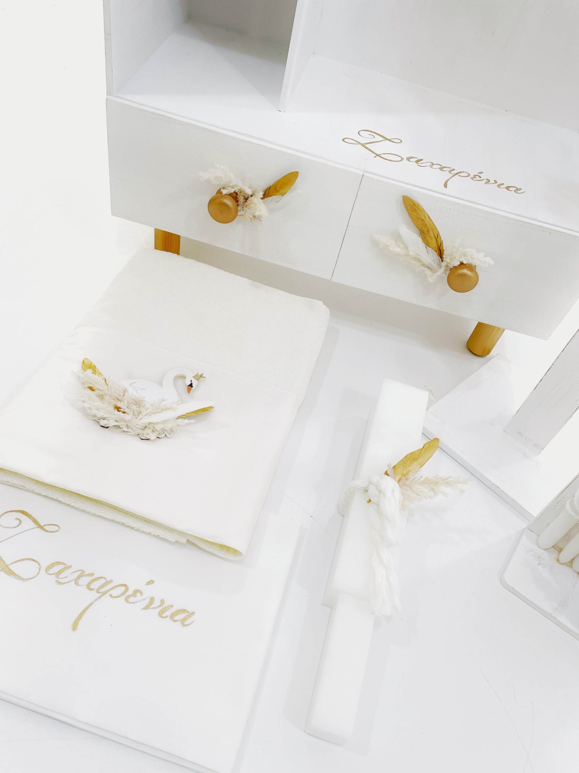 ΈΛΕΝΑ ΜΑΝΆΚΟΥ - Gold Swan Dollhouse