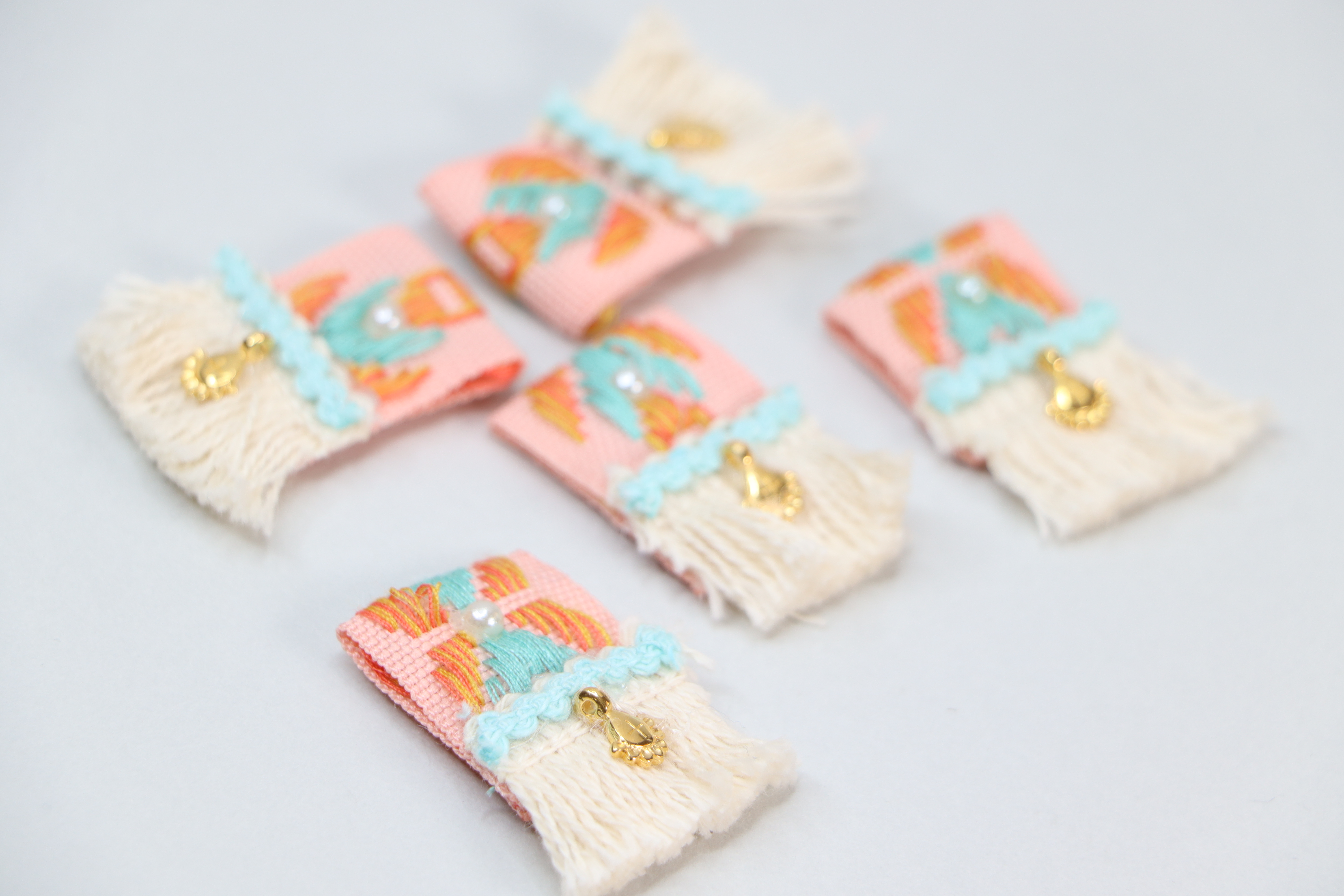 Μαρτυρικό Για Κορίτσι L23